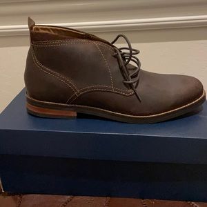 Cole Haan Howlett Chukka brown leather boots. 10.5